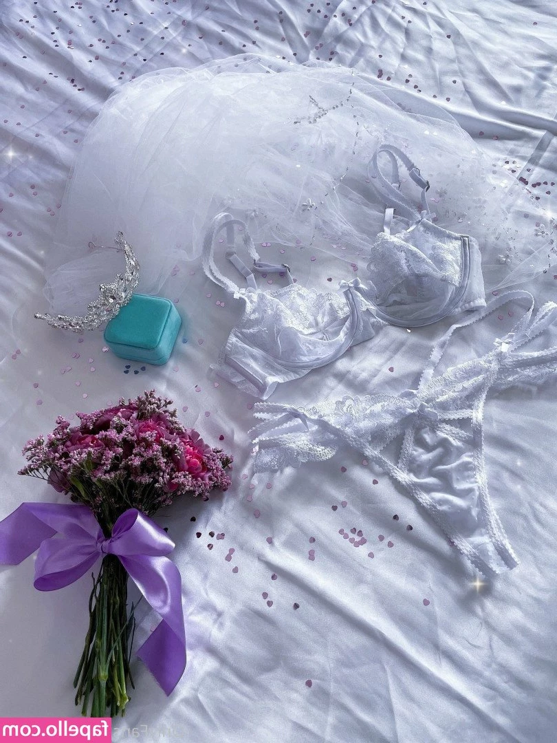 Adeline Frost [ adeline-frost ] - Wishing it was you