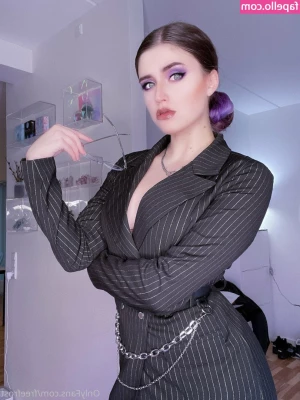 Adeline Frost [ adeline-frost ] - Fixed my shirt all good now