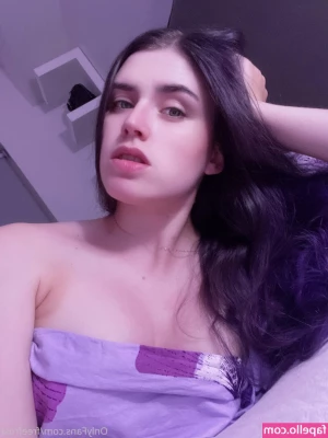 Adeline Frost [ adeline-frost ] - I m an open book  ask me anything