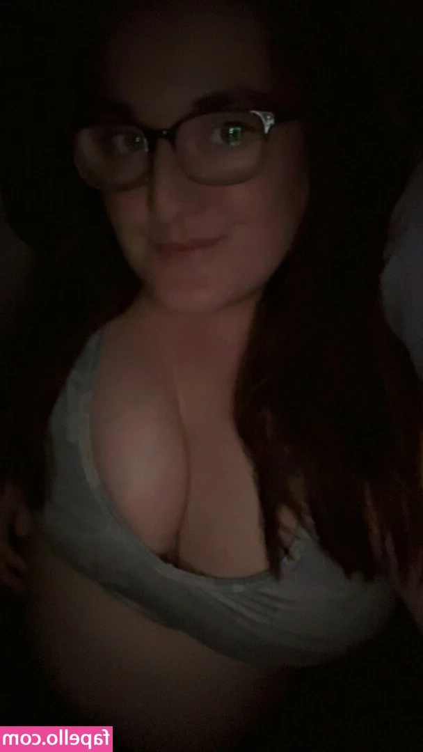 Lyss_Unbothered [ lyss-unbothered ] - I'm waiting to chat with you!