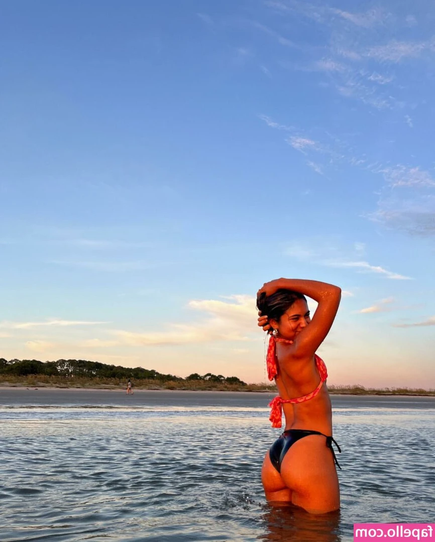 Anya Yasmine Arroyo [ anya-yasmine-arroyo ] - Hmm what type of content would y'all want to see more of coming up?