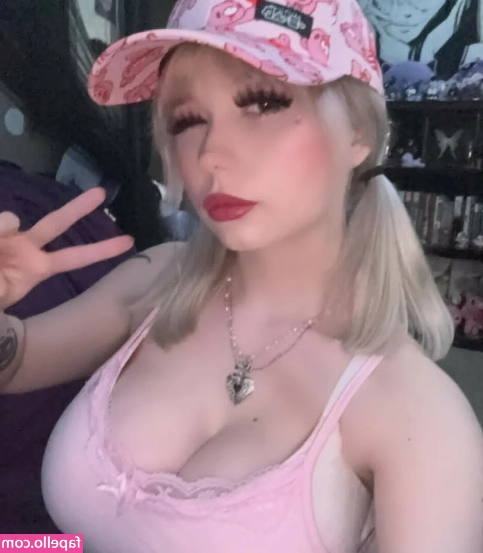 pixietorie - So guys if you want to live cam with me and you sign up using my