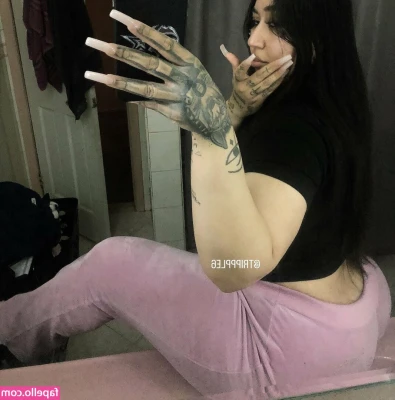 Shaiibbyyy - Slutty Latex Bunny🐰🖤😜 Why dont you dominate me instead 🥺