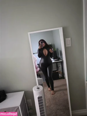 Gordibuena Valentina [ gordibuena-valentina ] - So horny rn and want some dirty talk with you baby. DM me 👅💦