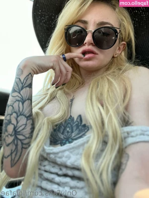lolafae - Outdoor dirty  sweaty workout done