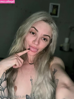 lolafae - Favorite day with your favorite MILF