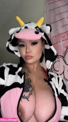 yourbabyash - Instagram doesn’t like this pic, but I’m just a dirty milf trying