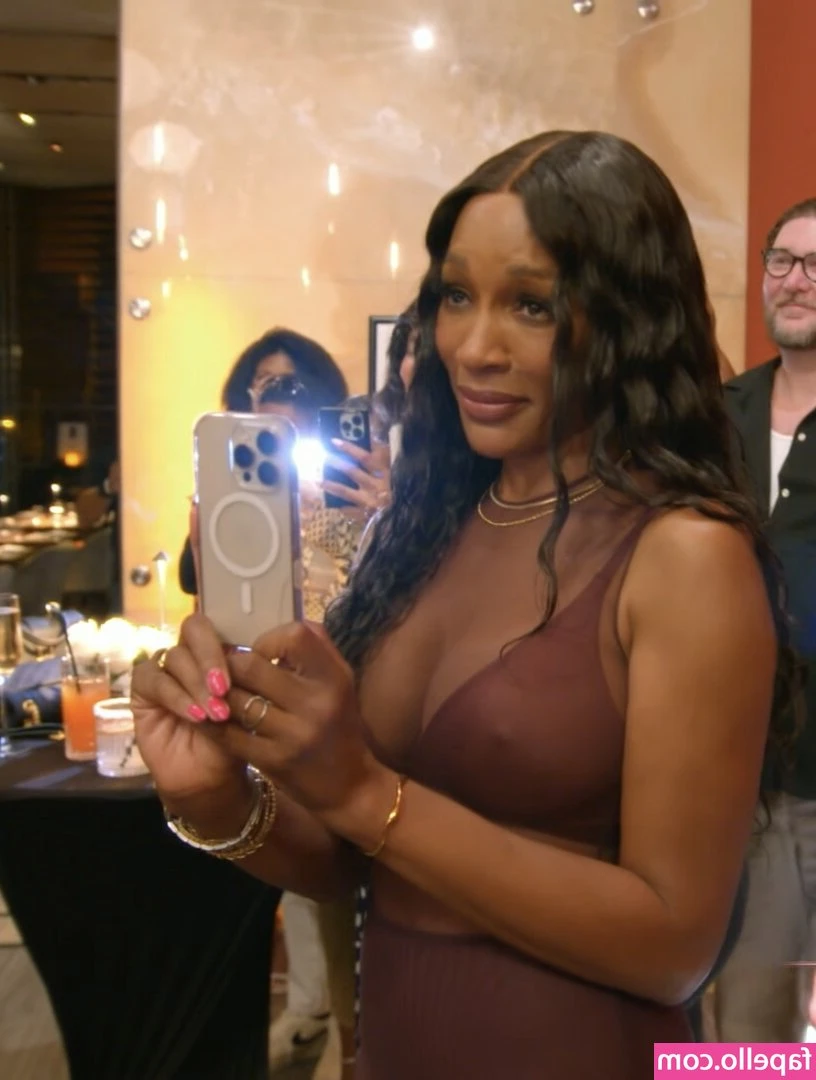 Cari Champion [ cari-champion ] - Does my ass look good? 👀