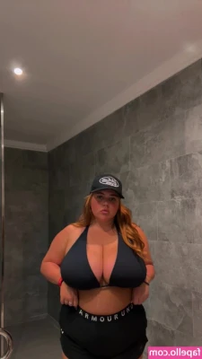 alyssa.garbett [ alyssa-garbett ] - Had too much fun in the public bar bathroom tonight! New video will