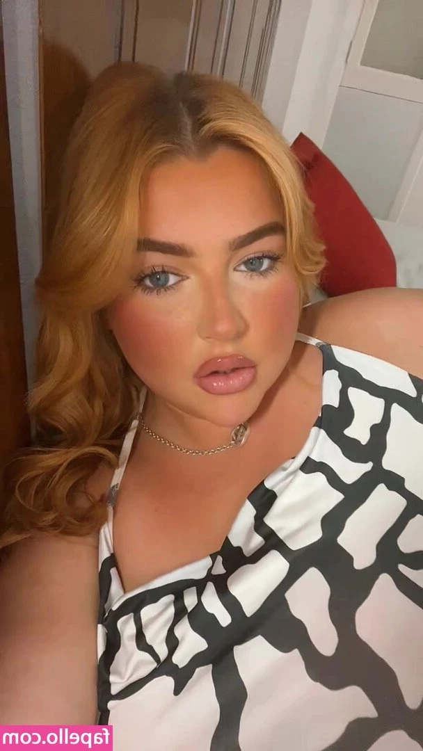 alyssa.garbett [ alyssa-garbett ] - I’m getting ready to go suck dick 😋