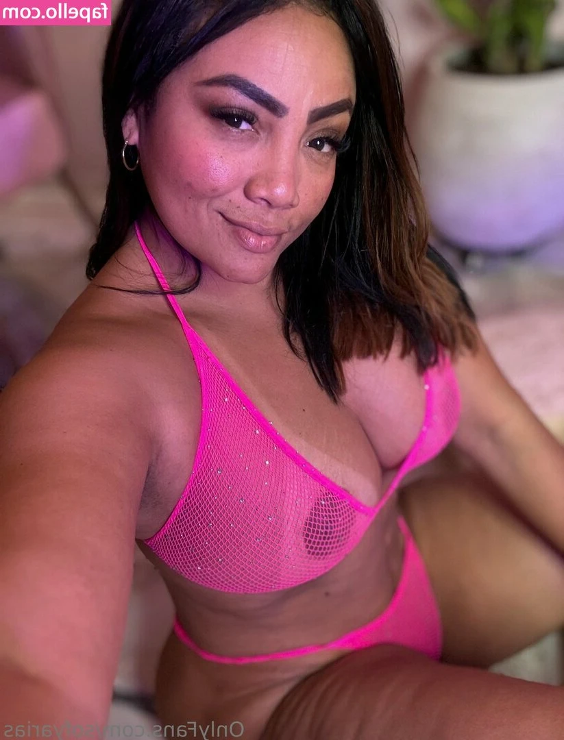 Justlatinahotx - Sometimes it's the cheeks peeking out under a skirt that's really the