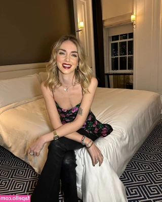 Chiara Ferragni [ chiara-ferragni ] - Ho preparato una cosina😏 ti aspetto solo in chat😈🔥