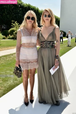 Chiara Ferragni [ chiara-ferragni ] - Stream started at 09/17/2021 05:07 am  Showing Off My Tattoo