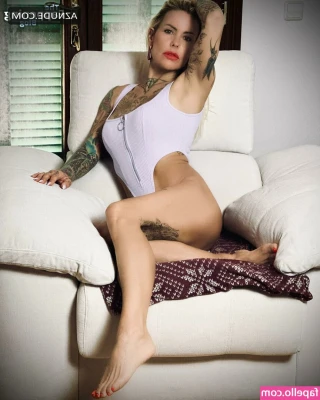 Desiree Hansen [ desiree-hansen ] - Or do you like this view more? ;)