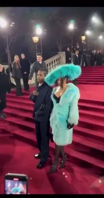  [ rihanna ] - Who Wants To Play   HappyFriday   LadyInRed