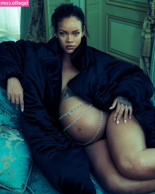 Rihanna - 17 17 minute video in your DMs part 1