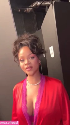 Rihanna - Who wants to see more of my ass? I'm on video calls tonight 😘 part 1