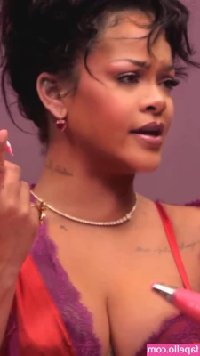 Rihanna - Happy TBT! 🥰
