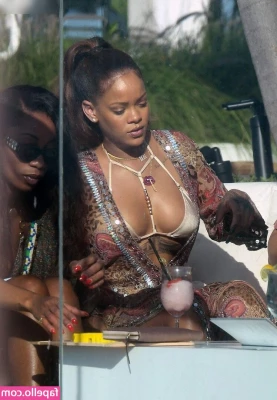 Rihanna - nbsp BATH BLOWJOB nbsp - nbsp 7 mins Nylon   Tits   Bath   Dildo part 2