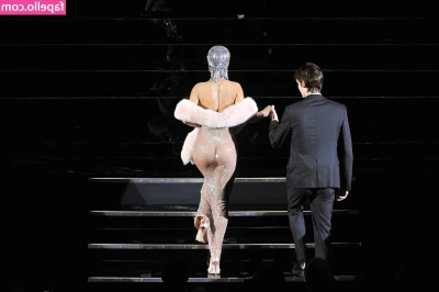 Rihanna - I FINALLY got to play with my Rose! Omfg I came so damn quick! Wtf?!!