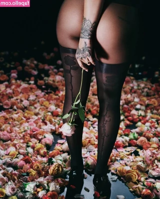 Rihanna - Mañana nuevos vídeos  ya estoy d vuelta estaba de viaje mis amores