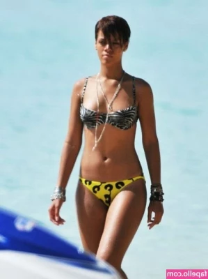 Rihanna - Quick Saturday morning fun