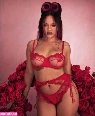 Rihanna - Power went out mid live... I’ll be live again Monday 🥰