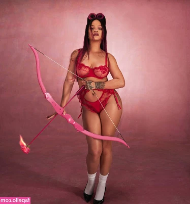 Rihanna - Married Mormon daddy Aaron