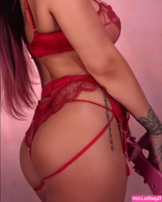 Rihanna - I would let you fuck me on every surface