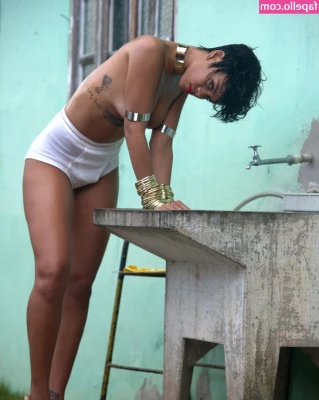 Rihanna - my pussy is extremely pretty 🥺