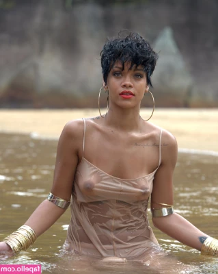 Rihanna - Post bike ride quick little abs and some pull ups