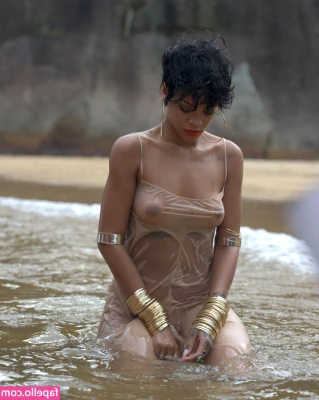 Rihanna - So jetzt bin ich wieder mal in der Türkei bis nächste Woche