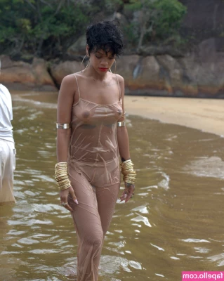 Rihanna - https://onlyfans.com/588626130/t_o_princessxoxo