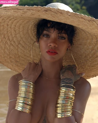 Rihanna - Hang out with me? 😌