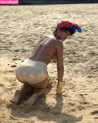 Rihanna - My ass has a mind of her own