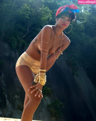 Rihanna - Fuckkk me baby