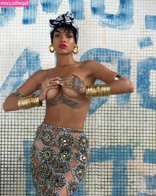 Rihanna - Ever seen such a neat pussy? Cum feel how wet it is