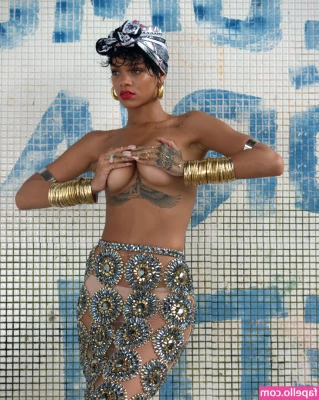 Rihanna - I want My happy place to be your happy place to daddy