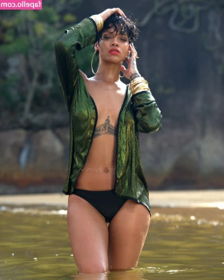 Rihanna - So I need a little bit of help  I m dealing with a roommate problem