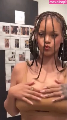 Rihanna - POV: Gassy skunkgirl begs to be bred by you!! After coming home from