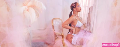 Rihanna - Hope this makes your week better