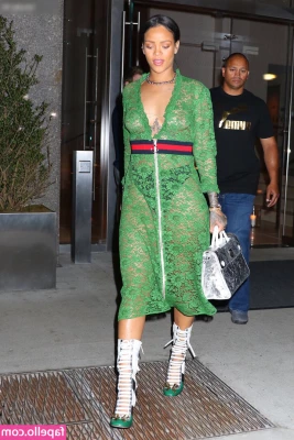 Rihanna - Swipe right for pussy  ps good morning