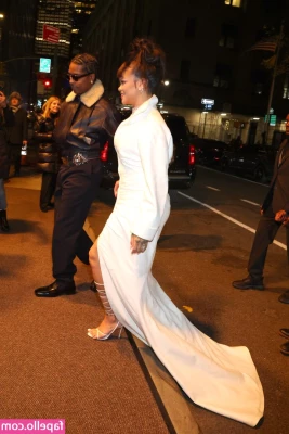 Rihanna - The breeze be hitting all the right places right now