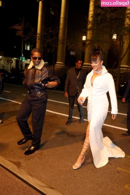 Rihanna - C mon good girl  be bad