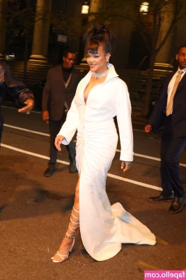 Rihanna - Hey babes  I have a discord server for buyers and sellers  Let me