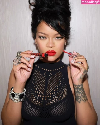 Rihanna - plump like a