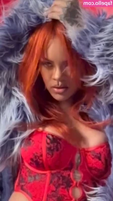 Rihanna - Happy Halloween losers