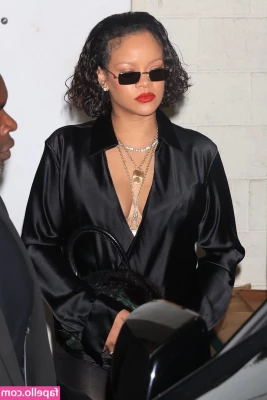 Rihanna - This got posted when OF was being weird the other day  Trying agin 