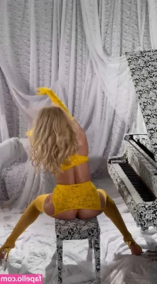 Rihanna - Girls just wanna have fun 😜 get ready for an incredible set with