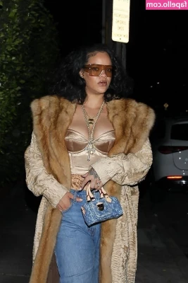 Rihanna - Titfuck video in this top - thoughts?